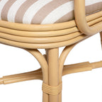 Chaise de salle à manger avec accoudoirs Dorine en lin rayé de performance et rotin