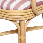 Chaise de salle à manger avec accoudoirs Dorine en lin rayé de performance et rotin